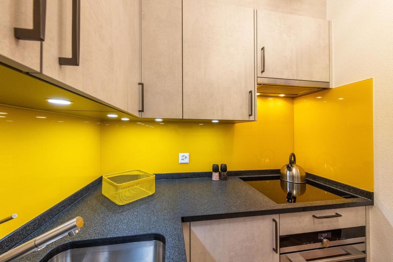 Ambassador Yellow Home غراشن المظهر الخارجي الصورة