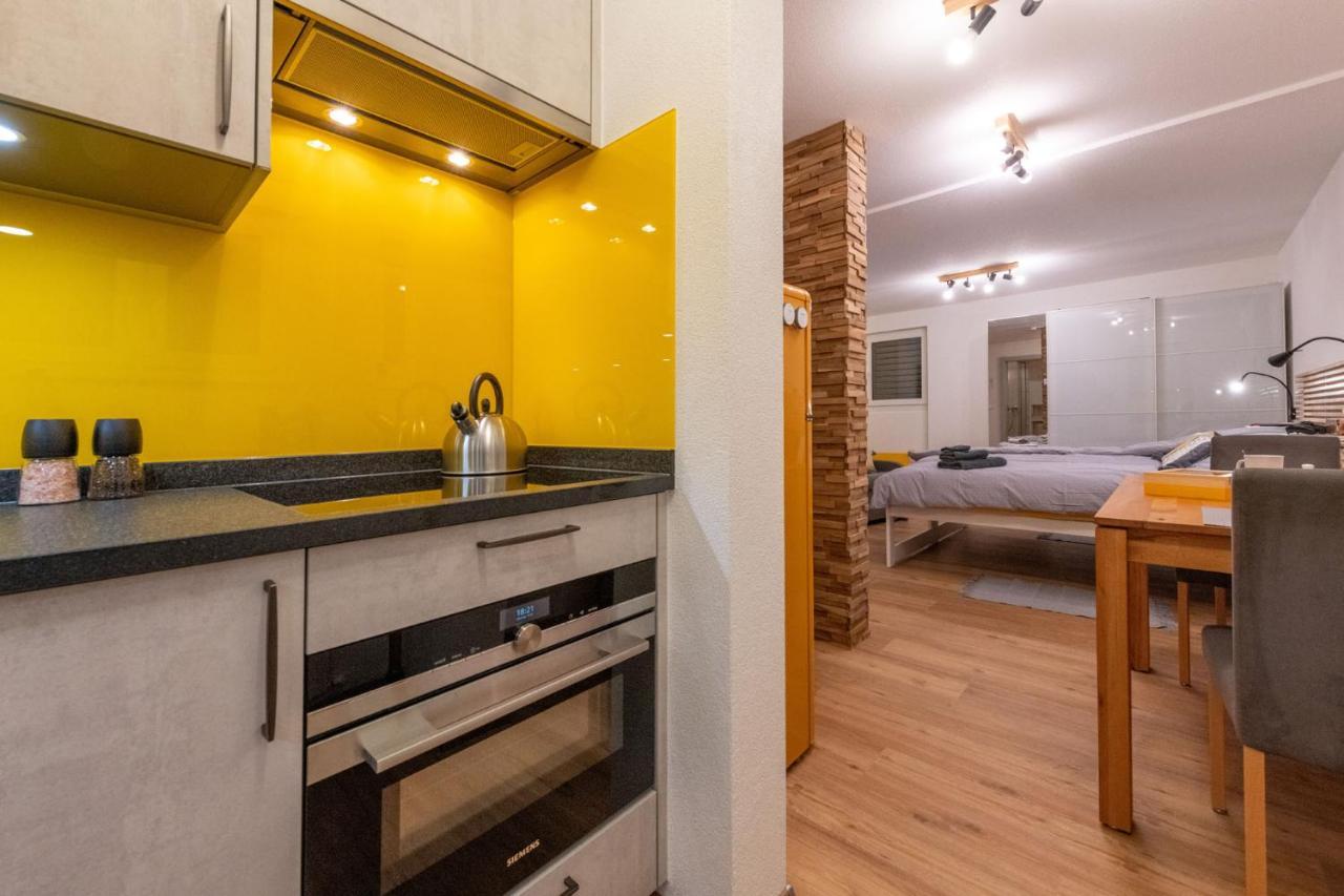 Ambassador Yellow Home غراشن المظهر الخارجي الصورة