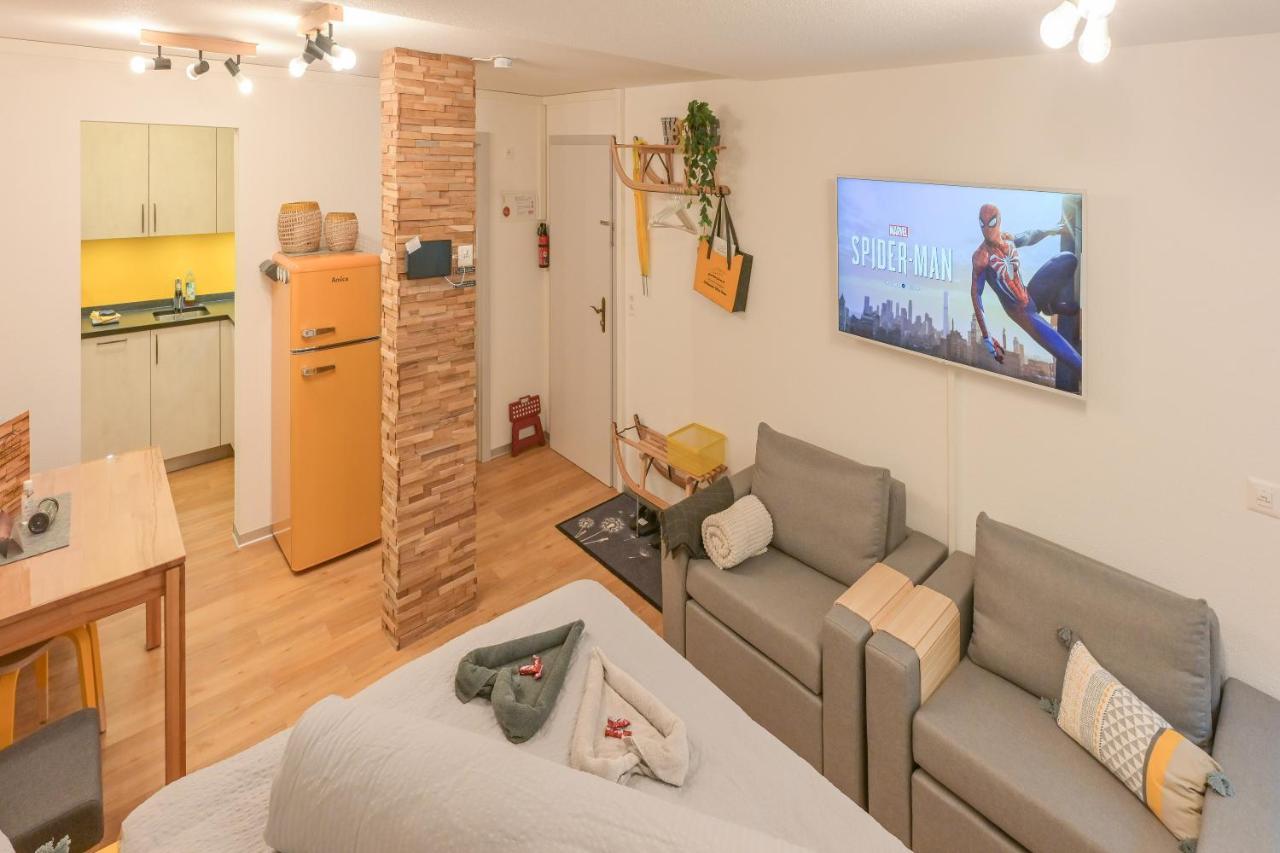 Ambassador Yellow Home غراشن المظهر الخارجي الصورة
