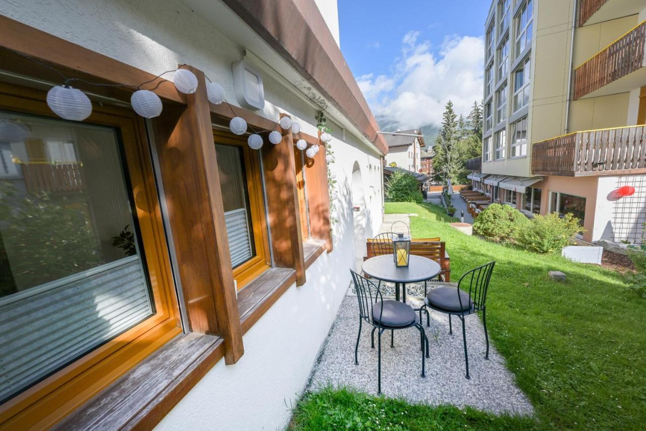 Ambassador Yellow Home غراشن المظهر الخارجي الصورة