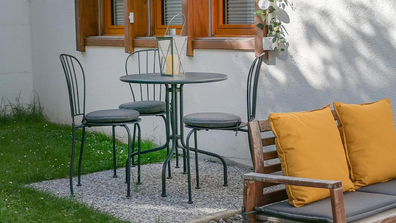 Ambassador Yellow Home غراشن المظهر الخارجي الصورة
