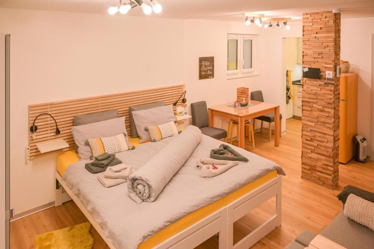 Ambassador Yellow Home غراشن المظهر الخارجي الصورة