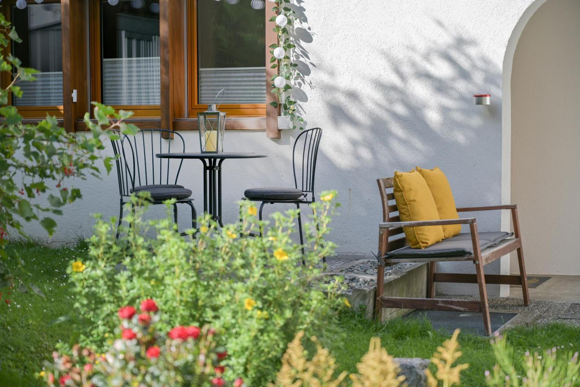 Ambassador Yellow Home غراشن المظهر الخارجي الصورة